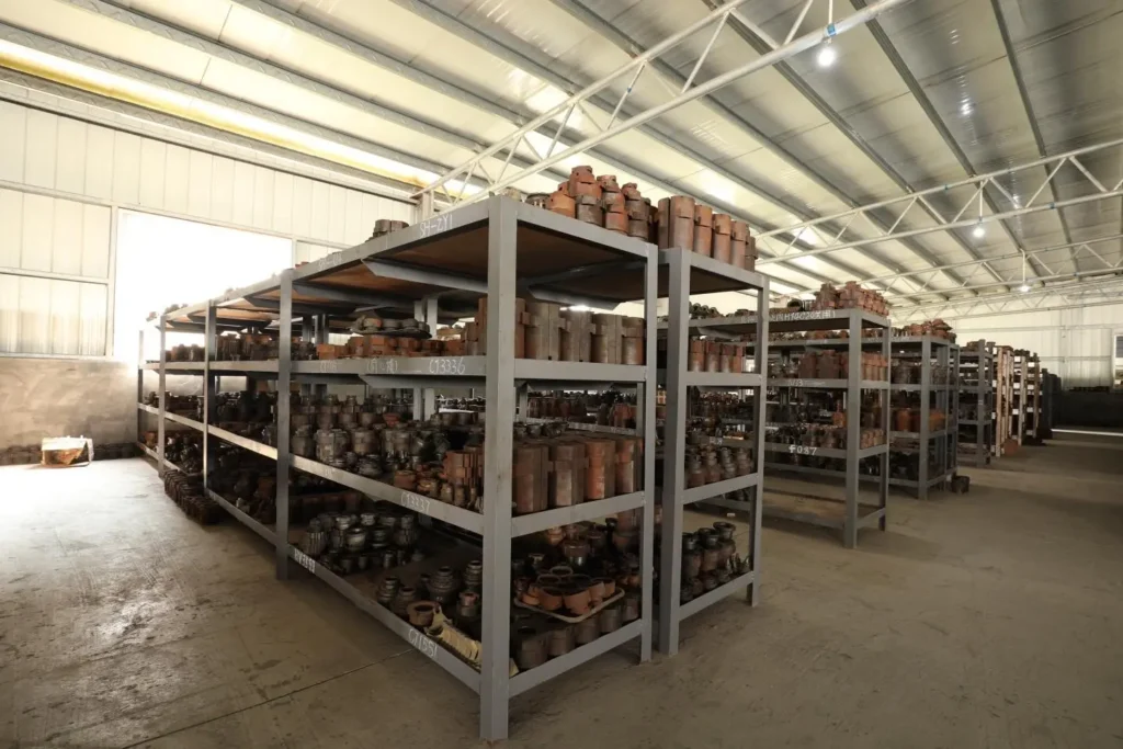 Jarsking owns the largest glass bottle mold factory in South China