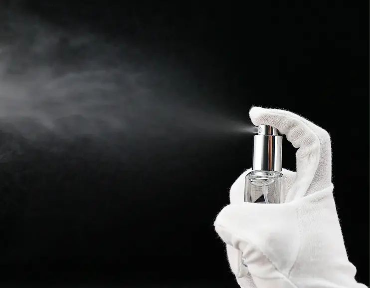 Delicate fine mist perfume spray