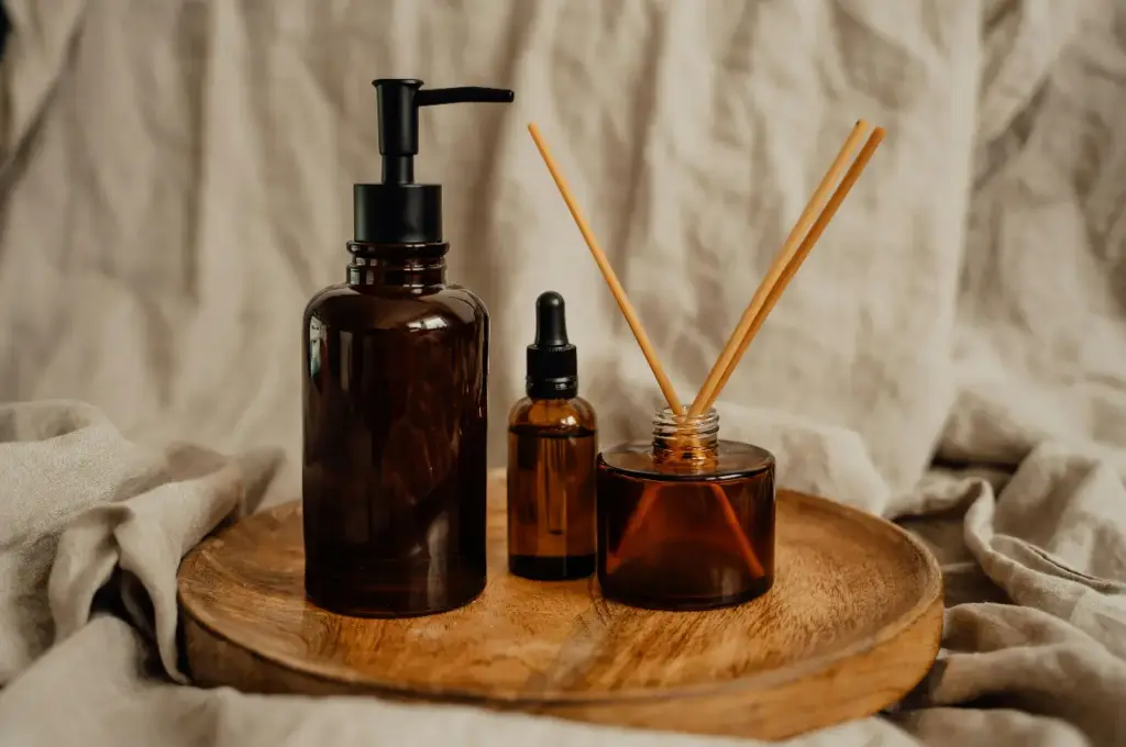 Perfume and diffuser bottle for daily use