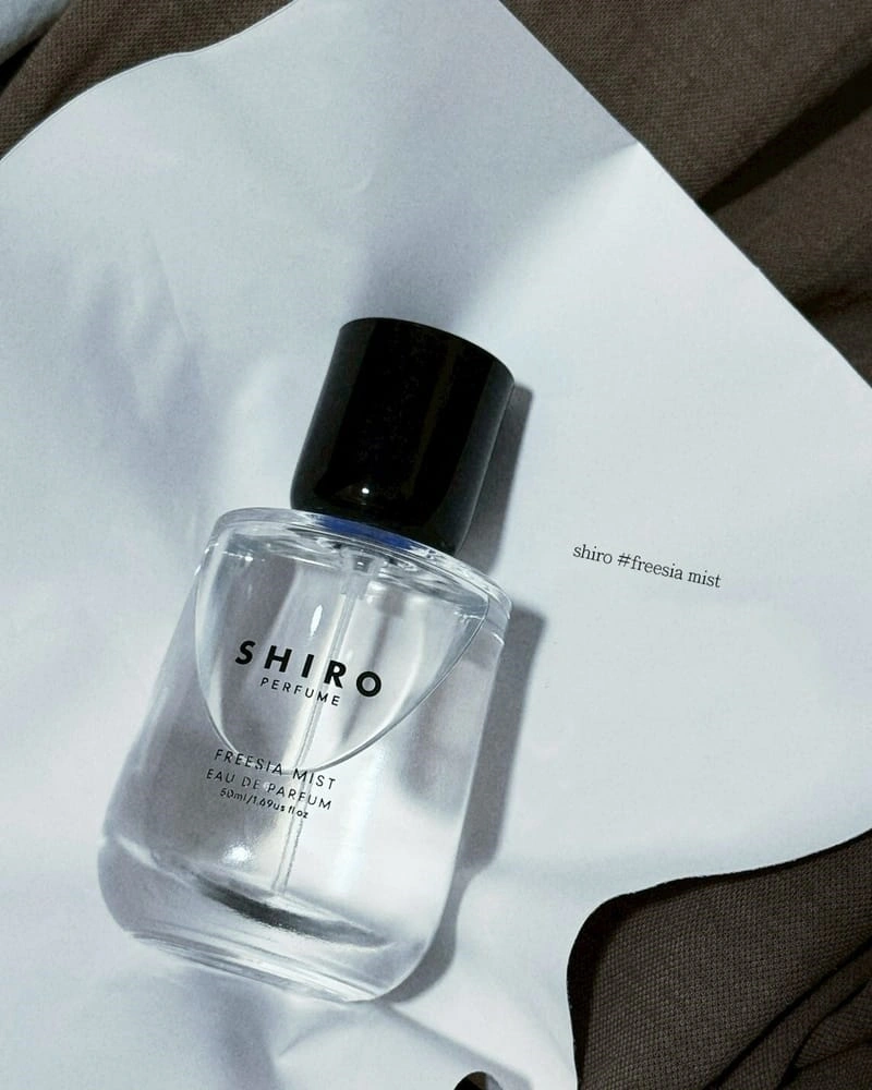 Japanese Minimalist Perfume Bottle Design — Shiro
